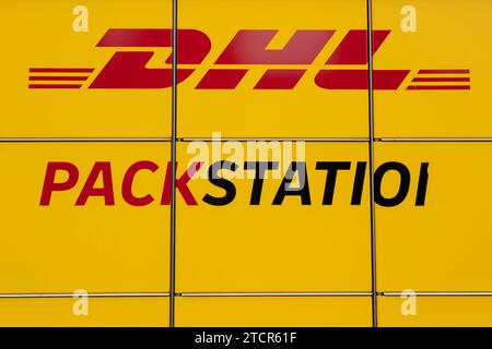 Stazione pacchi DHL Foto Stock