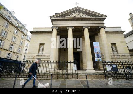 La chiesa di Saint-Denys-du-Saint-Sacrement in Rue de Turenne a Parigi, Francia. Foto Stock