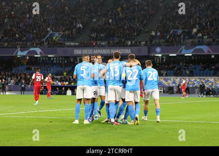 I giocatori del Napoli SSC festeggiano durante la partita di UEFA Champions League tra SSC Napoli e Sporting Clube de Braga allo Stadio Maradona il 12 dicembre 2023 a Napoli. Foto Stock