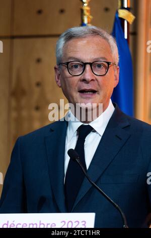 Ministro francese dell'economia e delle finanze Bruno le Maire, che partecipa alla 25a giornata del Libro economico, organizzata dall'associazione "lire la Société" a Bercy a Parigi il 13 dicembre 2023. Foto di Alexis Jumeau/ABACAPRESS.COM Foto Stock