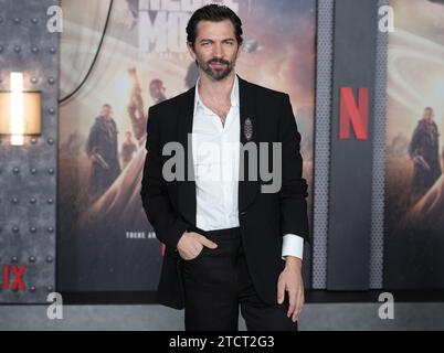 Los Angeles, USA. 13 dicembre 2023. Michiel Huisman arriva alla LUNA RIBELLE di Netflix - PRIMA PARTE: A CHILD OF FIRE Los Angeles Premiere tenutasi al TCL Chinese Theatre di Hollywood, CALIFORNIA mercoledì 13 dicembre 2023. (Foto di Sthanlee B. Mirador/Sipa USA) credito: SIPA USA/Alamy Live News Foto Stock