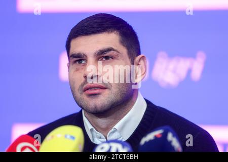 Zagabria, Croazia. 14 dicembre 2023. Il pugile croato Filip Hrgovic e il suo allenatore Yousef Hasan annunciano un incontro contro Mark De Mori durante una conferenza stampa a Zagabria, in Croazia, il 14 dicembre 2023. Foto: Igor Kralj/PIXSELL credito: Pixsell/Alamy Live News Foto Stock