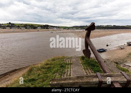 River Torridge, Appledore, Devon, Appledore Village, Devon, Regno Unito, Inghilterra, l'Appledore Anchor, situato alla fine di un frangiflutti, Instow di fronte Foto Stock