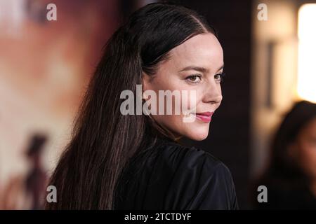 Hollywood, Stati Uniti. 13 dicembre 2023. HOLLYWOOD, LOS ANGELES, CALIFORNIA, USA - 13 DICEMBRE: L'attrice e performer australiana Abbie Cornish arriva alla premiere di Los Angeles di "Rebel Moon - Part One: A Child of Fire" di Netflix tenutasi al TCL Chinese Theatre IMAX il 13 dicembre 2023 a Hollywood, Los Angeles, California, Stati Uniti. (Foto di Xavier Collin/Image Press Agency) credito: Image Press Agency/Alamy Live News Foto Stock