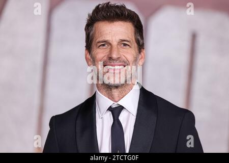 Hollywood, Stati Uniti. 13 dicembre 2023. HOLLYWOOD, LOS ANGELES, CALIFORNIA, USA - 13 DICEMBRE: Il regista, produttore, sceneggiatore e direttore della fotografia americano Zack Snyder arriva alla premiere di Los Angeles di "Rebel Moon - Part One: a Child of Fire' tenuto al TCL Chinese Theatre IMAX il 13 dicembre 2023 a Hollywood, Los Angeles, California, Stati Uniti. (Foto di Xavier Collin/Image Press Agency) credito: Image Press Agency/Alamy Live News Foto Stock