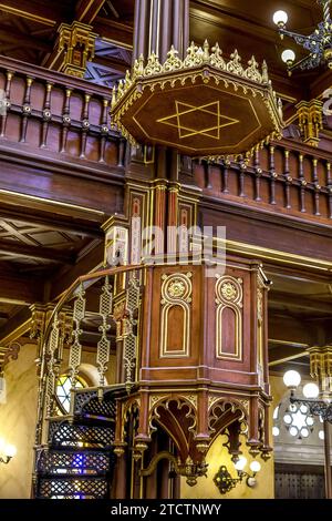 Grande sinagoga di Budapest, Ungheria. Pulpito Foto Stock