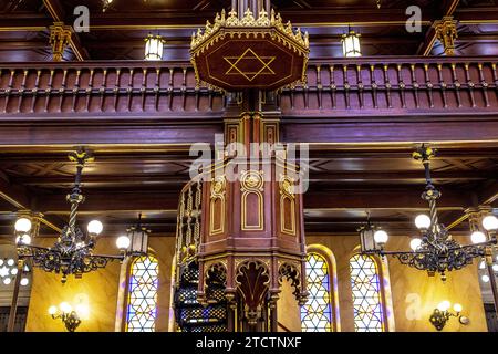 Grande sinagoga di Budapest, Ungheria. Pulpito Foto Stock