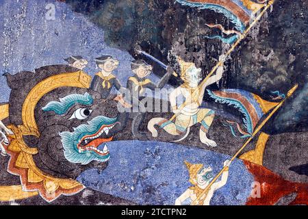 Complesso del palazzo reale. Murales di scene della versione Khmer (Reamker) del classico epico indiano Ramayana. Phnom Penh; Cambogia. Foto Stock