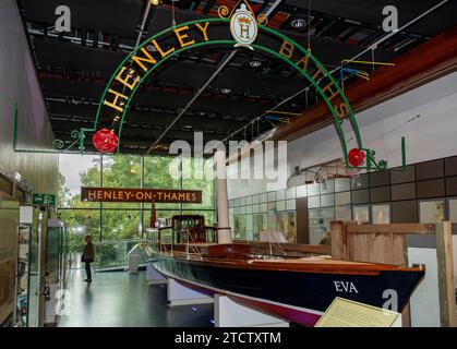 Regno Unito, Inghilterra, Oxfordshire, Henley on Thames, River and Rowing Museum, galleria di storia cittadina, lancio a vapore Eva Foto Stock