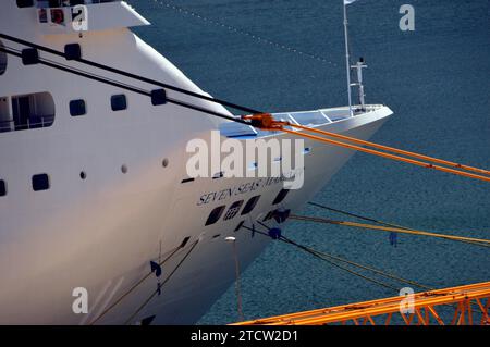 Nave da crociera di lusso "Seven Seas Mariner" gestita da Regent Seven Seas Cruises ormeggiata presso il terminal crociere di Gibilterra BOT, Spagna, UE. Foto Stock