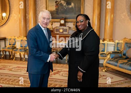 Re Carlo III riceve l'alto Commissario per Grenada nel Regno Unito, la signora Racher Croney, durante un'udienza a Buckingham Palace, Londra. Data di emissione: Giovedì 14 dicembre 2023. Foto Stock