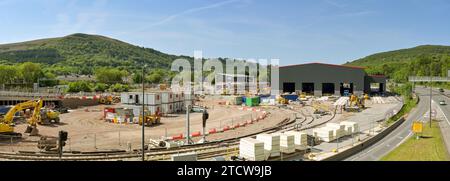 Taffs Well, Cardiff, Galles - 21 maggio 2023: Vista panoramica di un nuovo deposito ferroviario in costruzione per Transport for Wales alla periferia di Cardiff Foto Stock