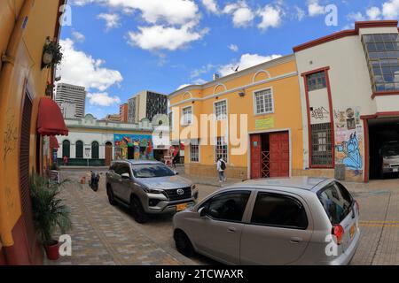 Bogota-Colombia-13-12-2023. Vista del quartiere turistico di la Candelaria nel centro di Bogotà. (Foto di Jose Bula) Foto Stock