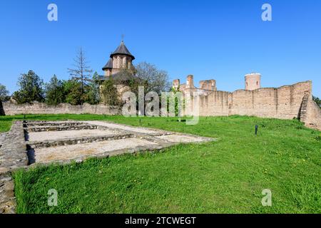 Edificio storico principale della Grande Chiesa reale (Biserica Mare Domneasca) vicino alla Corte reale di Targoviste (Curtea Domneasca) nella parte storica Foto Stock