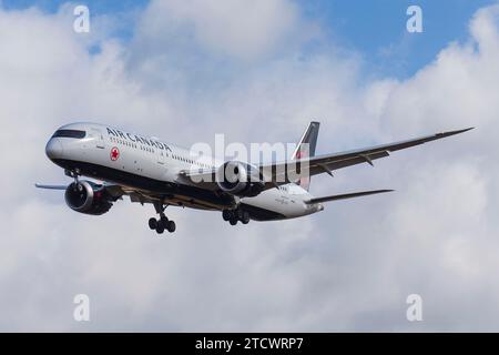 Air Canada, Boeing 787-9 Dreamliner in arrivo all'aeroporto di Edimburgo a Edimburgo, Scozia - (Edinburgh EGPH) Foto Stock