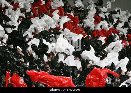 Praga, Repubblica Ceca. 14 dicembre 2023. Tifosi dello Slavia durante la partita di calcio del gruppo G di UEFA Europa League Slavia Praha vs Servette Geneva a Praga, Repubblica Ceca, 14 dicembre 2023. Credito: Vit Simanek/CTK Photo/Alamy Live News Foto Stock