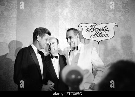 Il senatore degli Stati Uniti John F. Kennedy con il senatore degli Stati Uniti Lyndon Johnson, Beverly Hilton Hotel, durante la Convention Nazionale Democratica, Beverly Hills, Los Angeles, California, USA, Warren K. Leffler, U.S. News & World Report Magazine Photography Collection, 10 luglio 1960 Foto Stock