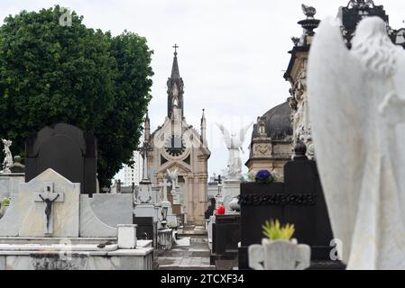 Salvador, Bahia, Brasile - 02 novembre 2023: Veduta del cimitero di campo Santo nella città di Salvador, Bahia. Foto Stock