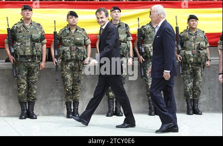 Paracuellos del Jarama (Madrid), 05/08/2010. Visita del presidente del governo, José Luis Rodríguez Zapatero, accompagnato dal vicepresidente nordamericano Joe Biden, alla base Bricac foto: Jaime García. ARCHDC. Crediti: Album / Archivo ABC / Jaime García Foto Stock