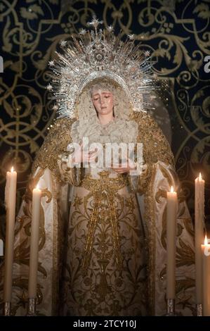 Archsev. Foto: Felipe Guzman. Siviglia, 06-10-2010. Triduo alla Vergine della Stella nella Chiesa di Sant'Anna. Crediti: Album / Archivo ABC / Felipe Guzmán Foto Stock