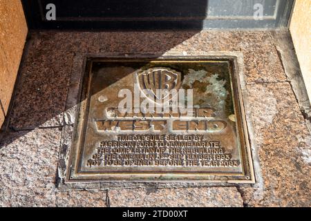 Warner West End Cinemas (ora Vue) Time capsule fuori dal cinema di Leicester Square, sigillato da Harrison Ford durante la prima britannica di The Fugitive, lo Foto Stock