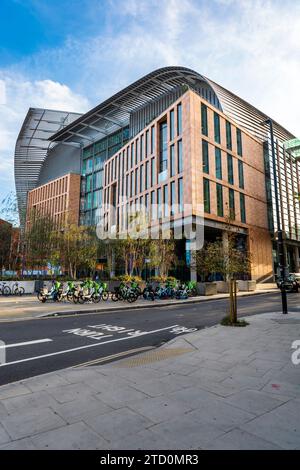 Edificio principale del Francis Crick Institute, ex UK Centre for Medical Research and Innovation, centro di ricerca biomedica a Londra, Regno Unito Foto Stock