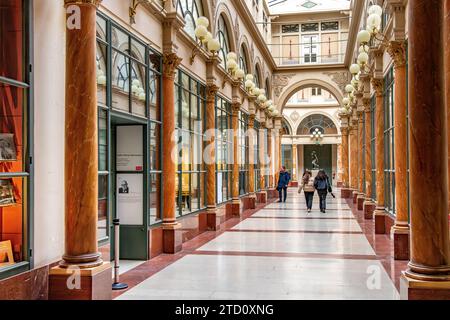 All'interno della Galerie Colbert , questo portico coperto appartiene alla Bibliothèque Nationale, e a differenza di altri portici parigini, non ci sono negozi, Parigi Foto Stock