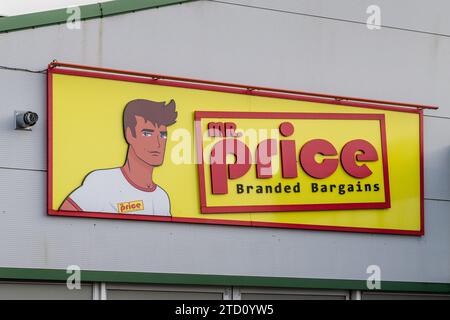 Mr Price discount store a Bandon, West Cork, Irlanda. Foto Stock