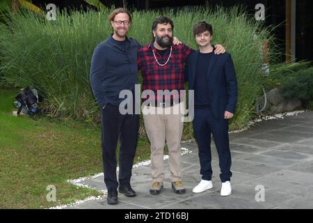 News - Fotocall della serie Rai Doc. Nelle tue mani. Terza stagione Matteo Oleotto, Jan Maria Michelini e Nicola Abbatangelo durante Photocall della serie Rai Doc. Nelle tue mani. Terza stagione , News in Roma, 15 dicembre 2023 Roma Rai Viale Mazzini Italia Copyright: XMassimoxLanduccix/xLiveMediax LPN 1163654 Foto Stock