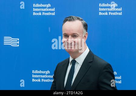 Scottish novelist and non-fiction author Andrew O'Hagan attends a photocall during the Edinburgh International Book Festival on August 12, 2017 in Edi Foto Stock