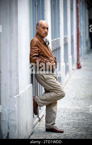 ©Thomas Padilla/MAXPPP - 30/08/2012 ; Parigi, Francia ; PORTRAIT DU CHANTEUR ACTEUR GUY MARCHAND AU THEATER DES NOUVEAUTES. L'attore e cantante della Franca Guy Marchand è morto. Nella foto a Parigi, in Francia, il 2012 agosto Foto Stock