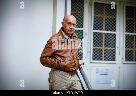 ©Thomas Padilla/MAXPPP - 30/08/2012 ; Parigi, Francia ; PORTRAIT DU CHANTEUR ACTEUR GUY MARCHAND AU THEATER DES NOUVEAUTES. L'attore e cantante della Franca Guy Marchand è morto. Nella foto a Parigi, in Francia, il 2012 agosto Foto Stock