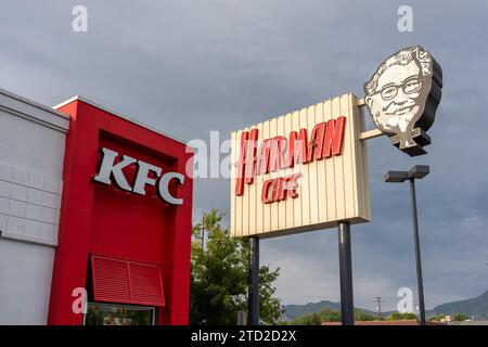 KFC e Harman Cafe firmano presso il suo primo ristorante al mondo KFC (Kentucky Fried Chicken) a Salt Lake City, Utah, Stati Uniti. Foto Stock