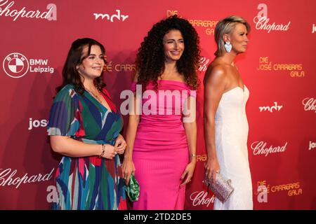 Schauspielerin Ronja Forcher, Moderatorin Marwa Eldessouky mit Moderatorin Kamilla Senjo - 29. Jose Carreras Gala in der Media City Leipzig, *** attrice Ronja Forcher, presentatrice Marwa Eldessouky con presentatrice Kamilla Senjo 29 Jose Carreras Gala a Media City Leipzig, Foto Stock