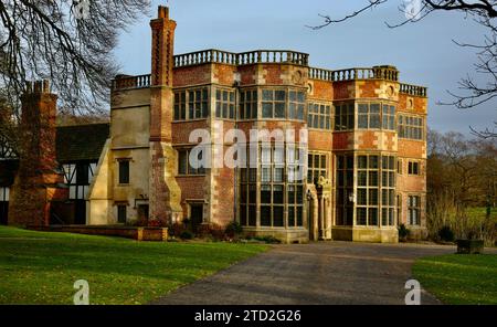 Una vista ravvicinata di Astley Hall in Astley Park, Chorley, Lancashire, Regno Unito, Europa Foto Stock