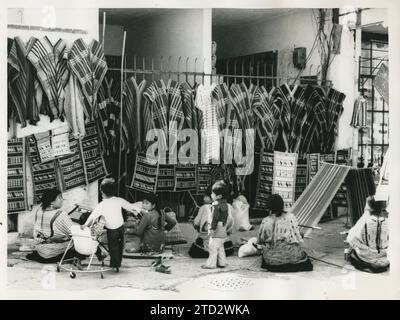 Città del Messico (Messico), dicembre 1981. Scena di un tipico mercato messicano, conosciuto come tianguis. Crediti: Album / Archivo ABC / Teodoro Naranjo Domínguez Foto Stock