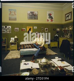 Madrid, luglio 1994. Cayetano Martínez de Irujo nella sua stanza nel Palazzo Liria. Crediti: Album / Archivo ABC Foto Stock