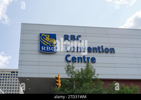 L'insegna sull'edificio del centro convegni RBC a Winnipeg, Manitoba, Canada Foto Stock