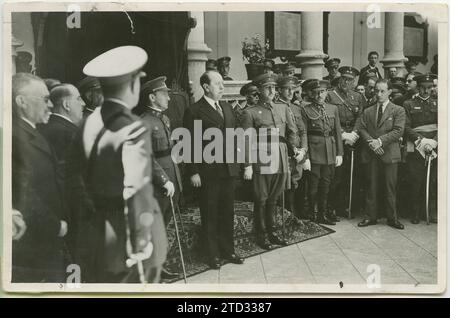 Segovia, 15/07/1935. José María Gil Robles, ministro della guerra, presiedette la cerimonia di consegna dei dispacci ai nuovi luogotenenti degli ingegneri e dell'artiglieria. Nella foto, con il generale Franco, che lo accompagnò all'evento. Crediti: Album / Archivo ABC Foto Stock