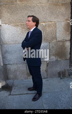 Madrid, 02/05/2019. In posa con Manuela Carmena, Más Madrid candidata e attuale sindaco della capitale; José Luis Martínez Almeida del PP, Pepu Hernández del PSOE, Begoña Villacis di Ciudadanos, Carlos Sánchez Mato di Madrid en Pie e Javier Ortega Smith di Vox. Candidati per le elezioni comunali a Madrid. Foto: Ángel de Antonio ARCHDC. Crediti: Album / Archivo ABC / Ángel de Antonio Foto Stock