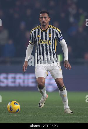 Genova, Italia, 15 dicembre 2023. Danilo della Juventus durante la partita di serie A A a Luigi Ferraris, Genova. Il credito fotografico dovrebbe leggere: Jonathan Moscrop / Sportimage Foto Stock