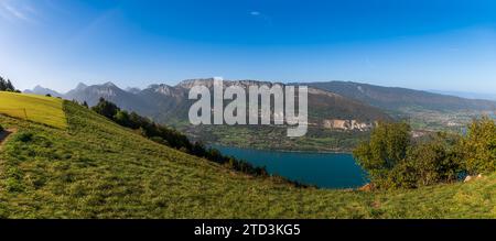 Panorama delle Alpi dal col de la Forclaz de Montmin, dove partono i parapendio, alta Savoia, Francia Foto Stock