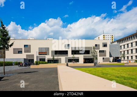 La ristrutturazione e i nuovi edifici hanno trasformato il sito nel terzo campus più grande di Dresda. Il nuovo edificio sulla Gerockstrasse ospita la mensa Foto Stock