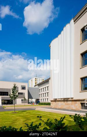 La ristrutturazione e i nuovi edifici hanno trasformato il sito nel terzo campus più grande di Dresda. Il nuovo edificio sulla Gerockstrasse ospita la mensa Foto Stock