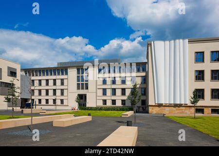 La ristrutturazione e i nuovi edifici hanno trasformato il sito nel terzo campus più grande di Dresda. Il nuovo edificio sulla Gerockstrasse ospita la mensa Foto Stock