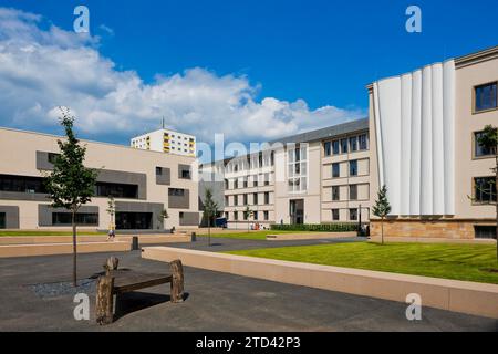 La ristrutturazione e i nuovi edifici hanno trasformato il sito nel terzo campus più grande di Dresda. Il nuovo edificio sulla Gerockstrasse ospita la mensa Foto Stock