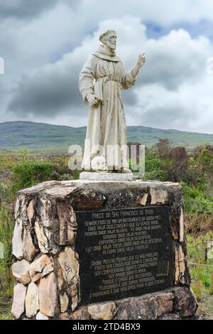 Statua di San Francisco alla sorgente del fiume, Serra da Canastra, Minas Gerais, Brasile Foto Stock