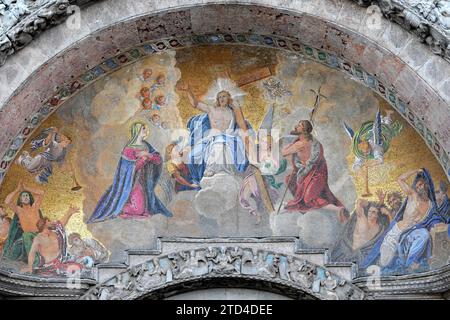 Risurrezione di Cristo mosaico, Basilica di San Marco, Venezia, Italia Foto Stock