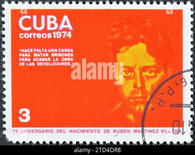 Francobollo cancellato stampato da Cuba, che mostra Ruben Martinez Villena, 75 ° anniversario della nascita di Ruben Martinez Villena, circa 1974. Foto Stock