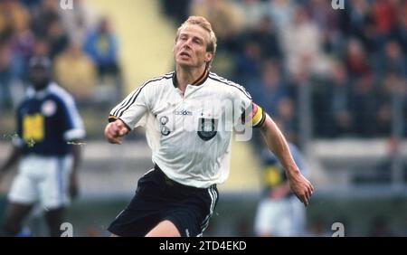 Calcio, firo: 21 maggio 1996 preparazione Campionato europeo di calcio Euro Campionato europeo, partita amichevole, preparazione per la partita internazionale 1996, foto di archivio, foto di archivio, immagini di archivio, gioco di addio Rudi Voller squadra di Rudi - nazionale Jurgen Klinsmann, mezza figura Foto Stock